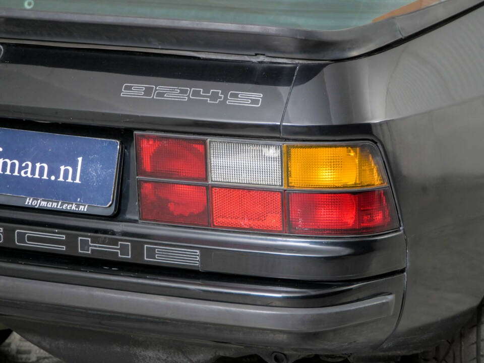 Immagine 31/50 di Porsche 924 S (1986)