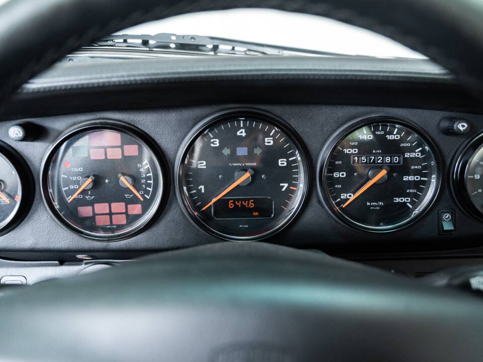 Bild 13/39 von Porsche 911 Carrera 4S (1997)