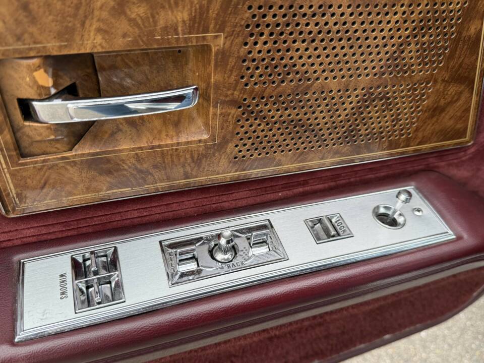 Bild 15/26 von Buick Riviera Coupe (1983)
