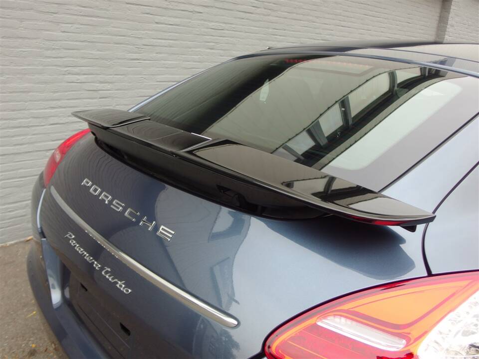 Imagen 9/99 de Porsche Panamera Turbo (2009)