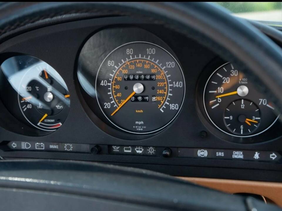 Imagen 8/20 de Mercedes-Benz 560 SL (1989)