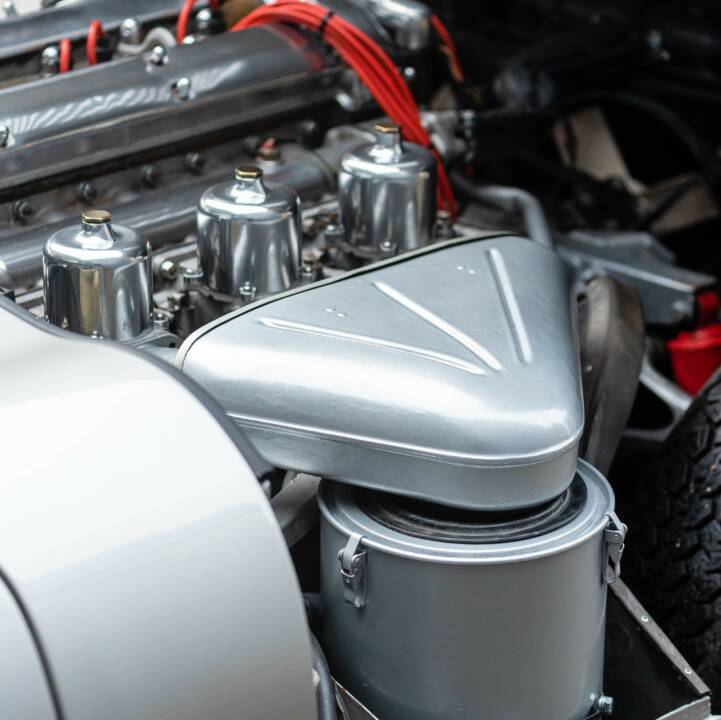 Image 46/50 of Jaguar E-Type 4.2 (1965)