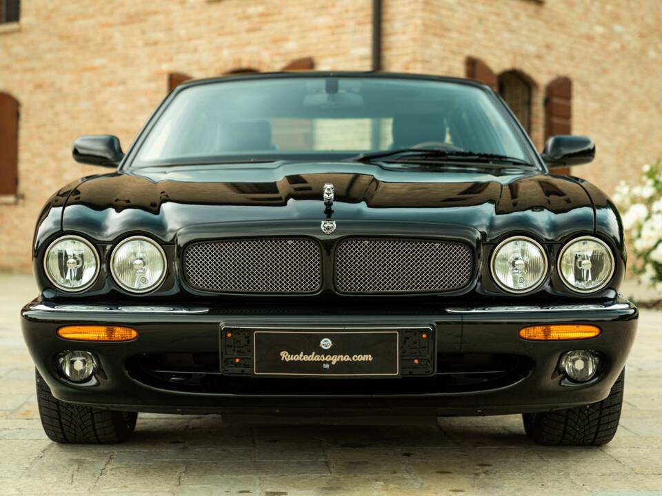 Immagine 3/50 di Jaguar XJR 4.0 (2000)