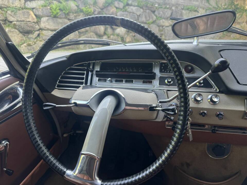Image 5/8 of Citroën DS 19 Pallas (1964)