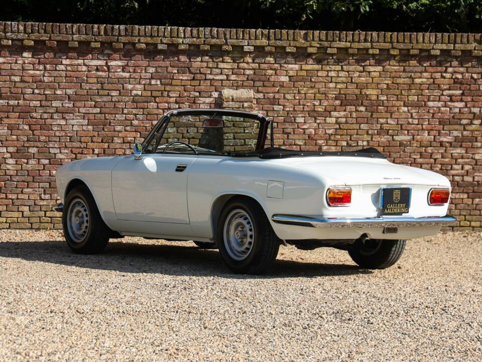 Image 26/50 of Alfa Romeo Giulia 1600 GTC (1966)