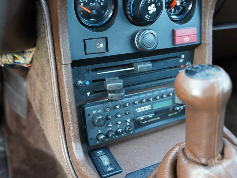 Image 26/50 de Porsche 924 S (1981)