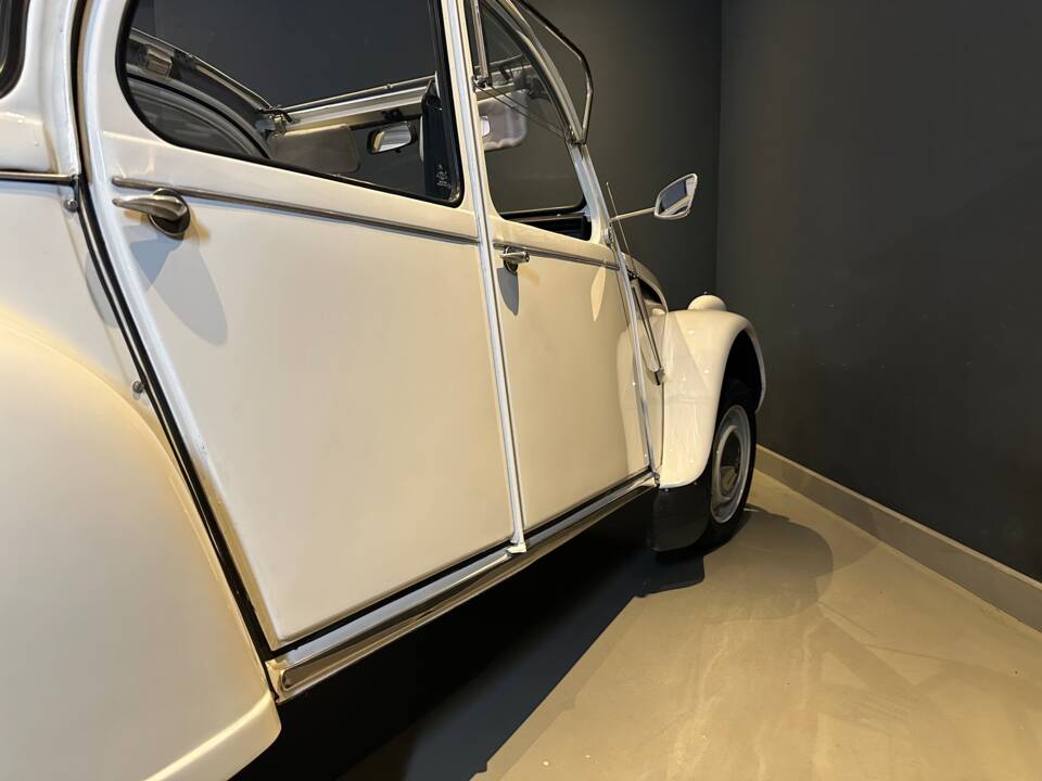 Image 26/30 of Citroën 2 CV 6 Club (1990)