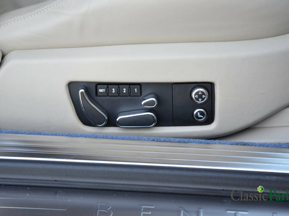 Image 24/50 of Bentley Continental GT (2005)