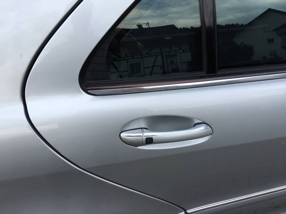 Immagine 13/38 di Mercedes-Benz S 55 AMG (2003)