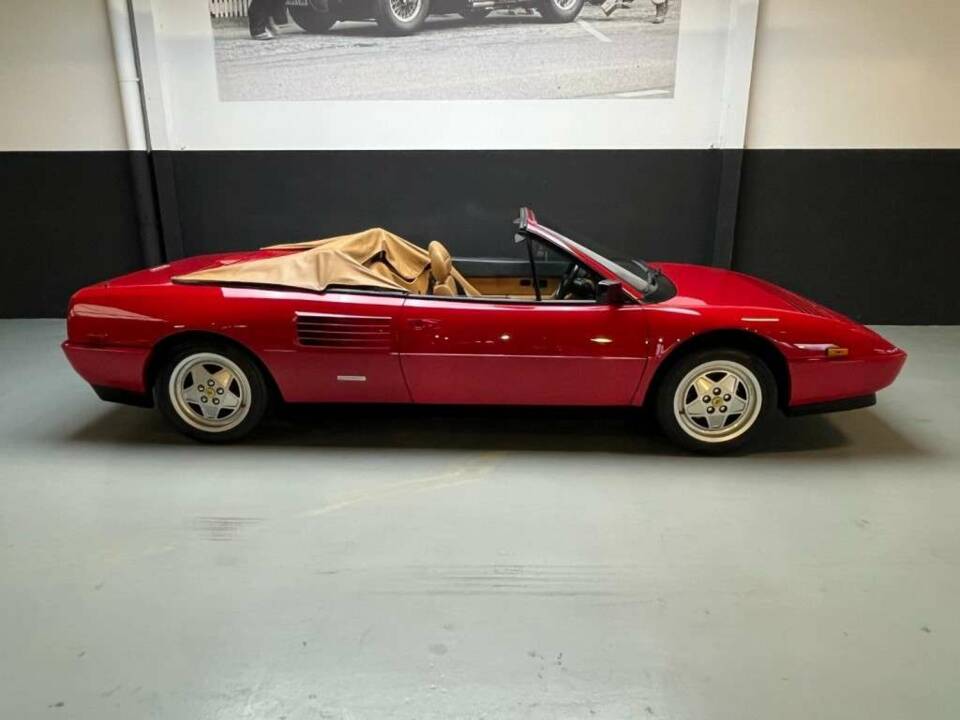 Bild 3/50 von Ferrari Mondial T (1990)