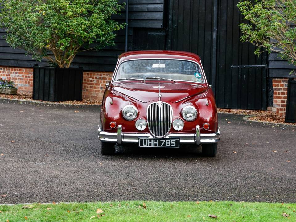Image 14/42 of Jaguar Mk II 3.8 (1962)