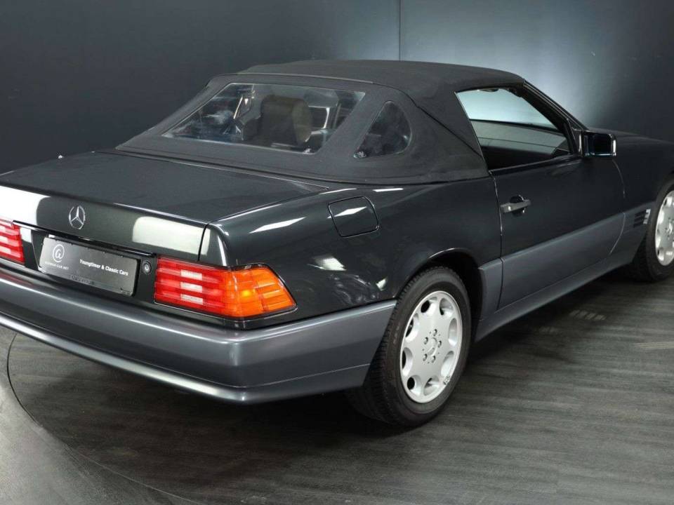 Immagine 6/30 di Mercedes-Benz SL 320 (1993)
