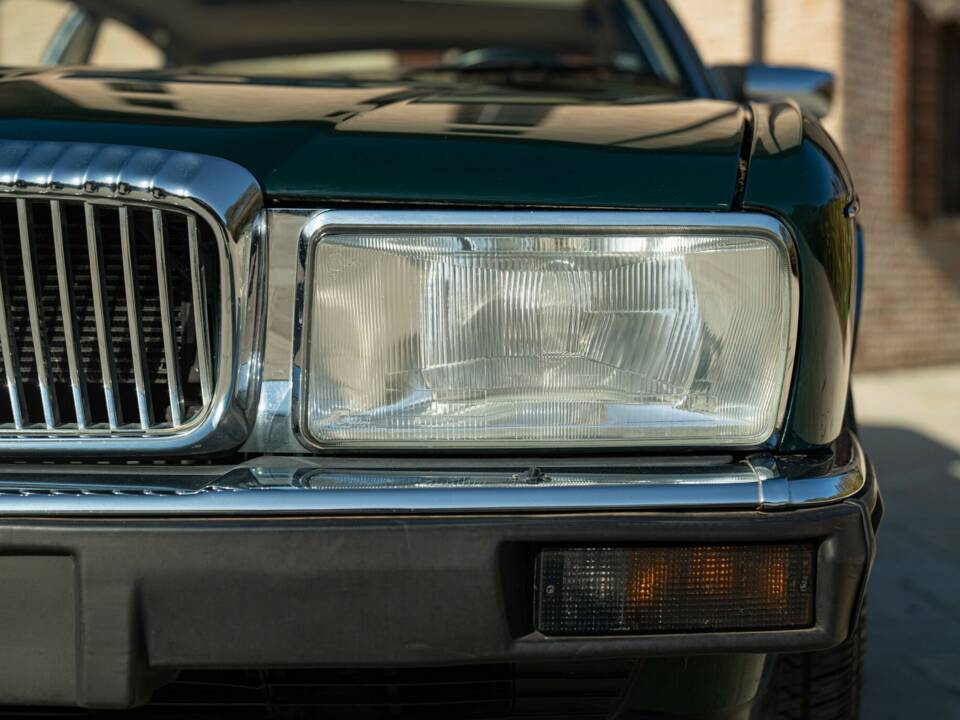 Image 21/50 de Daimler XJ 6 4.0 (1991)