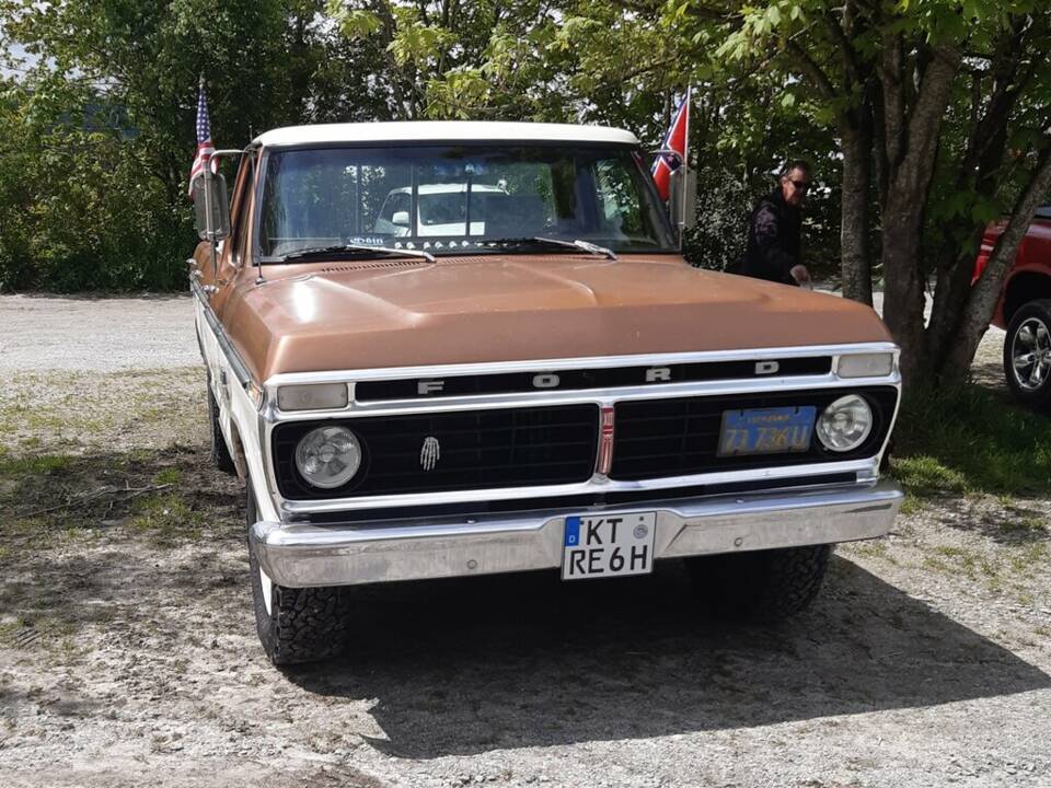 Image 3/8 of Ford F-250 XLT 4X4 (1974)