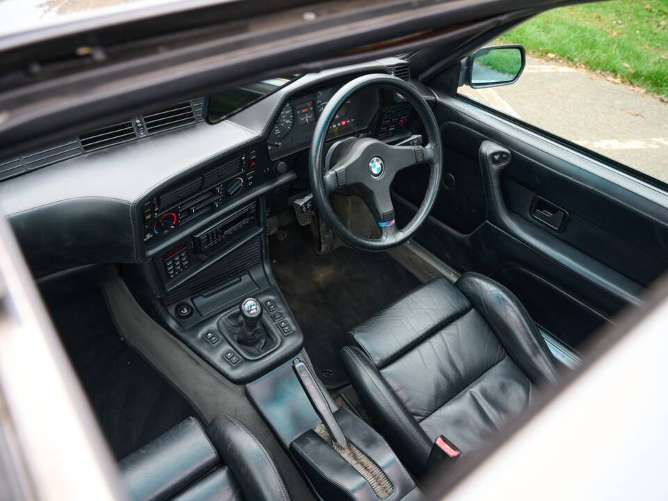 Image 32/50 of BMW M 635 CSi (1989)