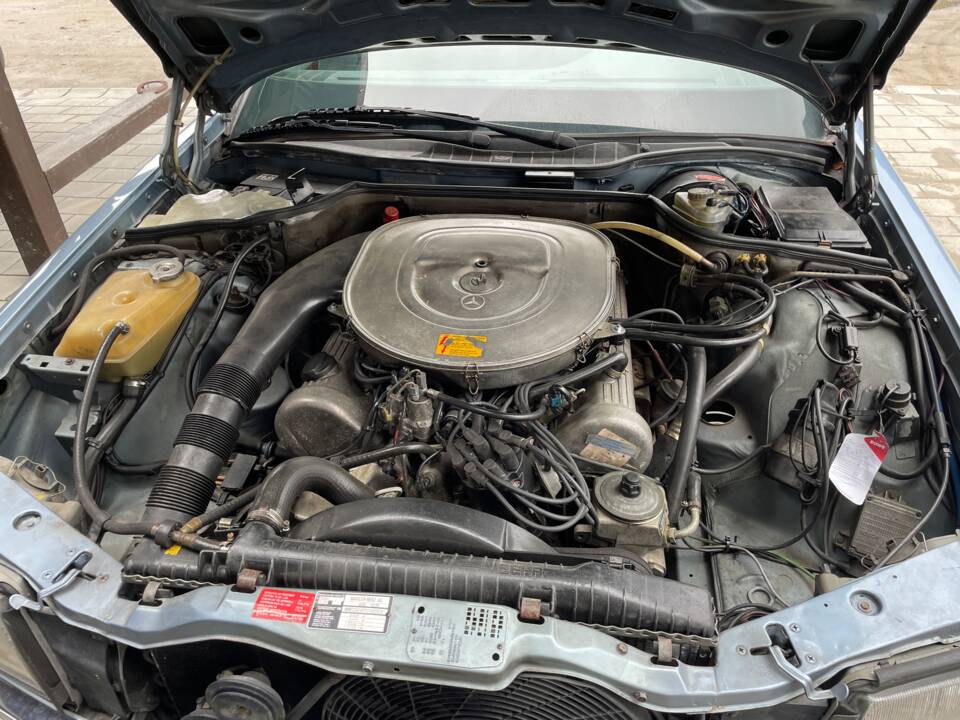 Image 22/30 of Mercedes-Benz 380 SEC (1985)