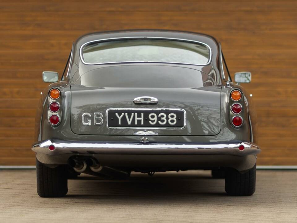 Image 18/50 of Aston Martin DB 4 (1962)