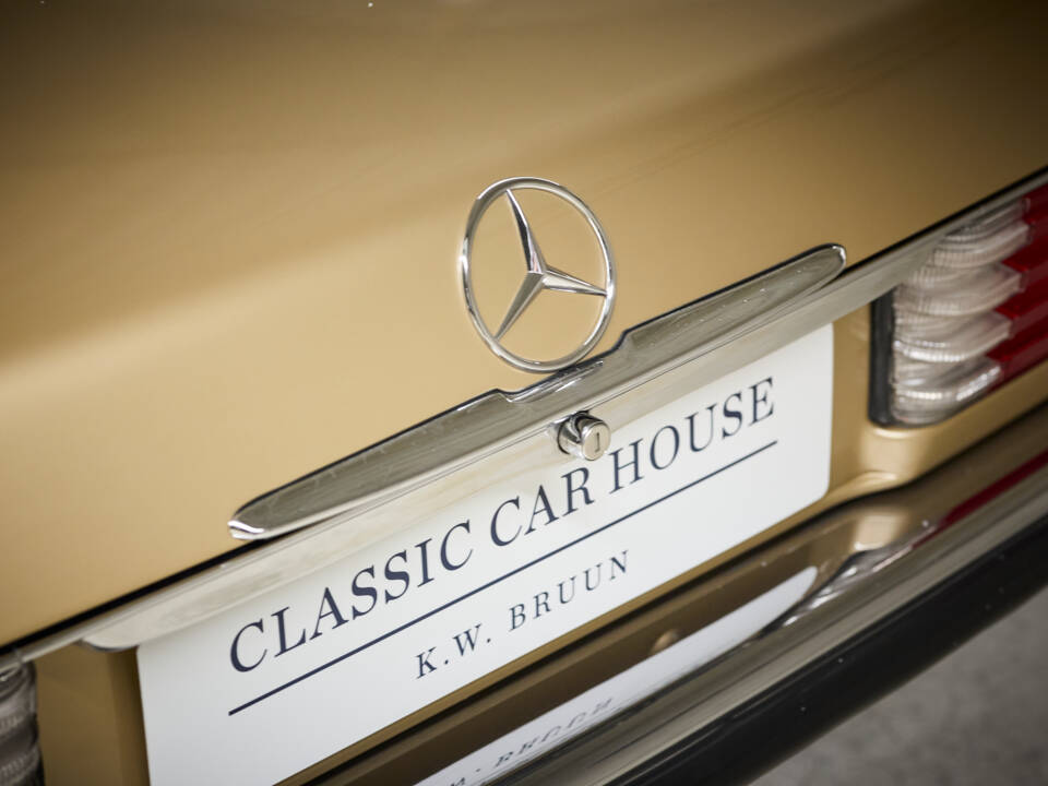 Image 47/99 of Mercedes-Benz 300 SL (1987)