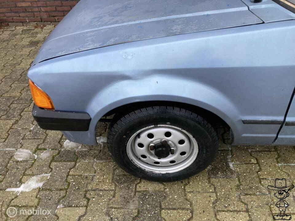 Bild 21/42 von Ford Escort 1.6 (1983)