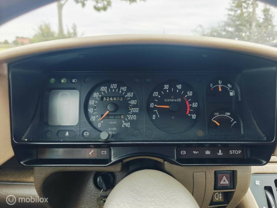 Image 37/45 de Citroën CX 2000 Pallas (1987)