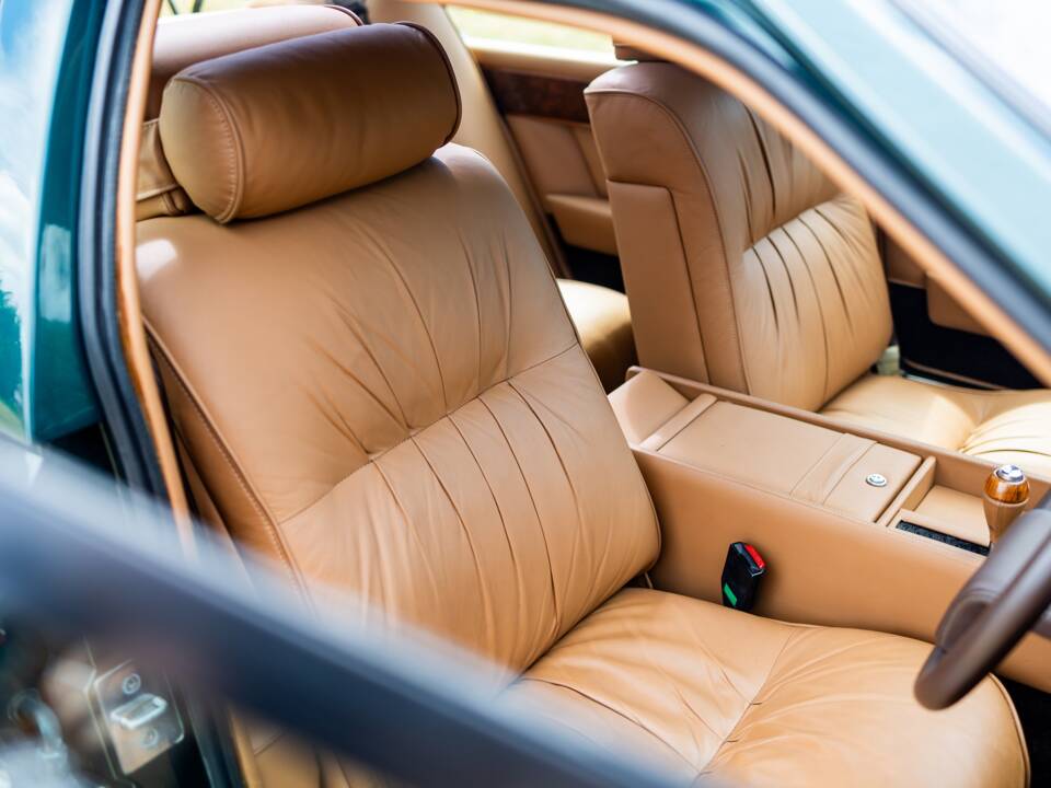 Immagine 30/38 di Aston Martin Lagonda (1981)