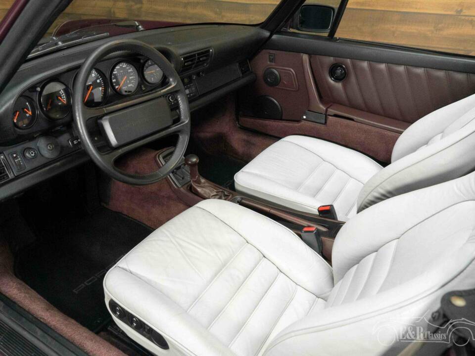 Imagen 2/19 de Porsche 911 Carrera 4 (1990)