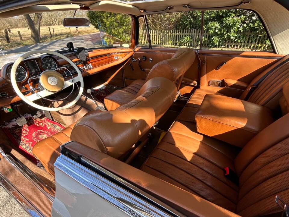 Afbeelding 7/11 van Mercedes-Benz 250 SE (1966)