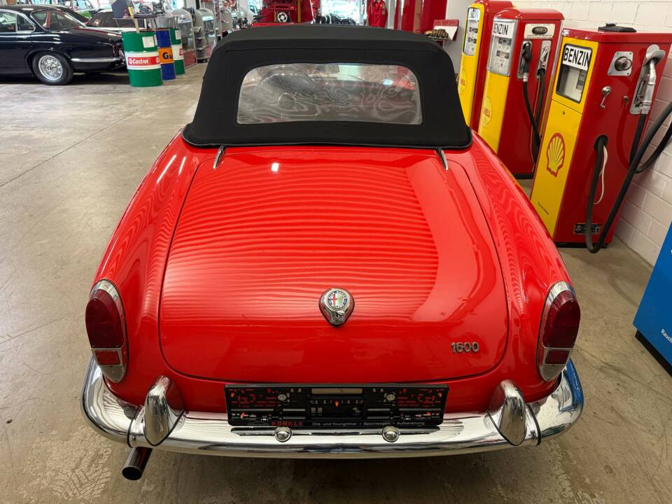Afbeelding 17/21 van Alfa Romeo Giulia 1600 Spider (1963)