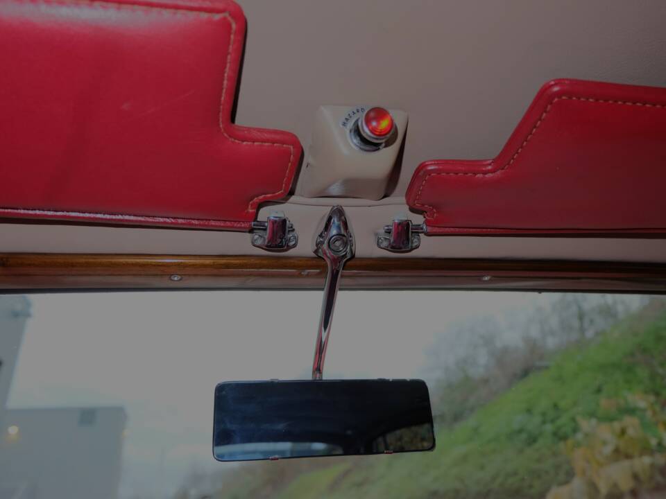 Image 39/48 of Bentley T 1 (1967)