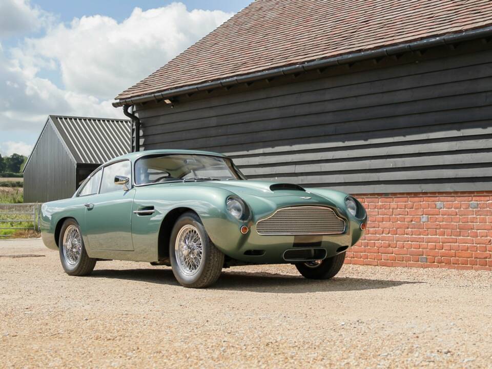 Image 2/50 of Aston Martin DB 4 GT (1961)