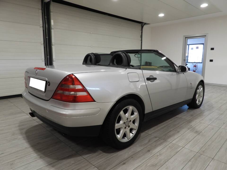 Image 6/7 of Mercedes-Benz SLK 200 (2000)