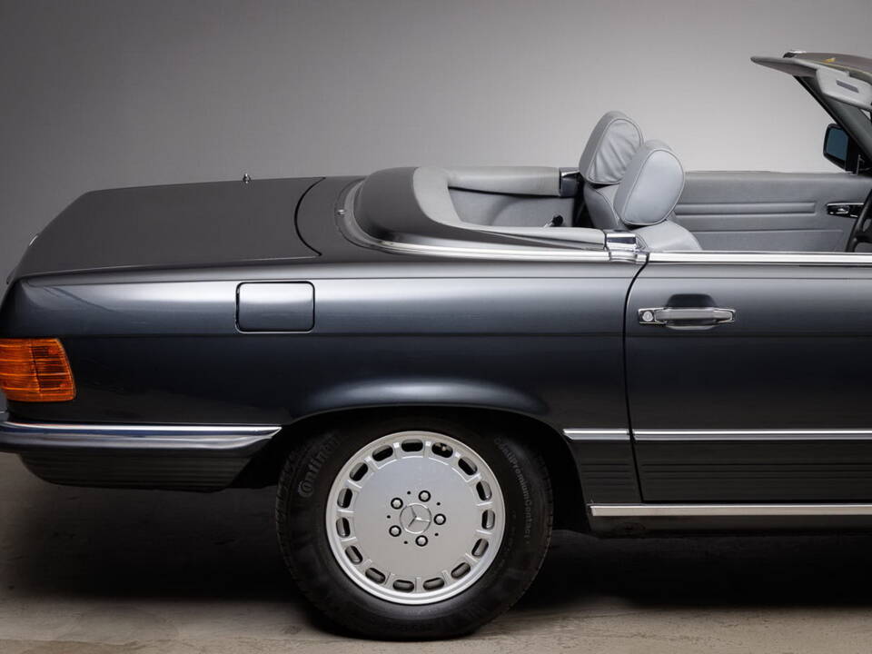 Image 6/44 of Mercedes-Benz 300 SL (1988)