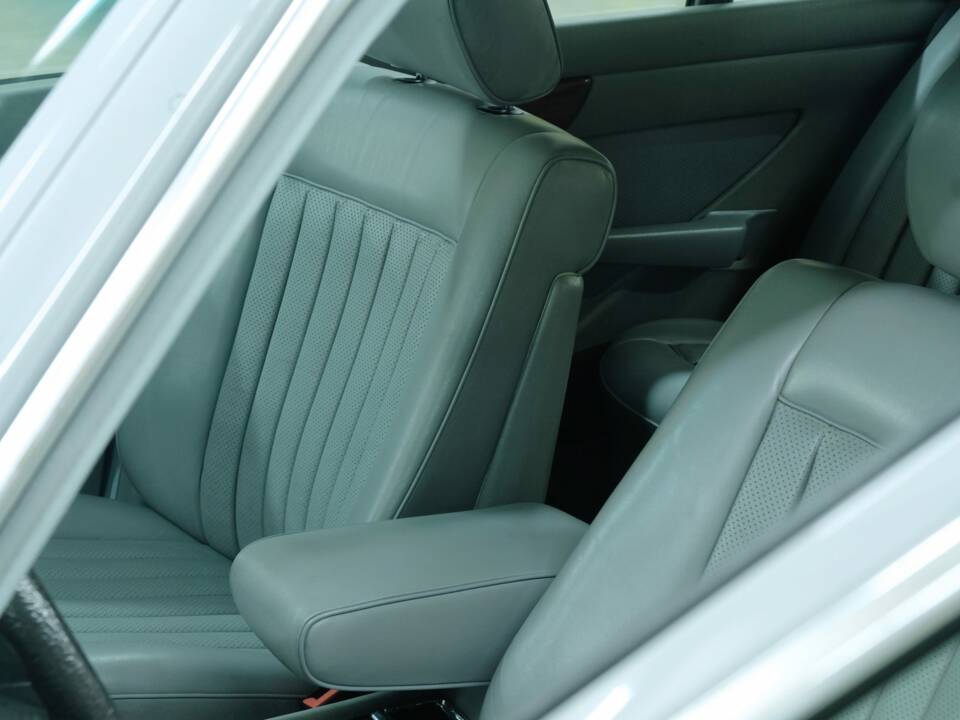 Bild 38/50 von Mercedes-Benz 300 SEL (1986)