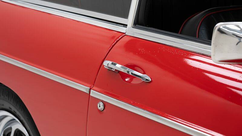 Bild 14/15 von MG MGB GT (1971)