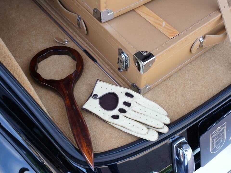Image 35/50 of Mercedes-Benz 300 S (1953)