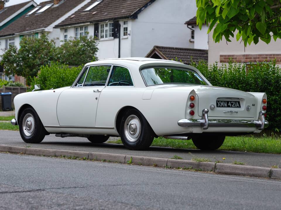 Image 12/48 of Bentley S 3 Continental Flying Spur (1963)