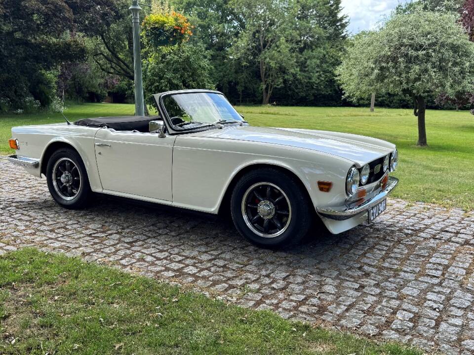 Image 5/30 of Triumph TR 6 PI (1970)