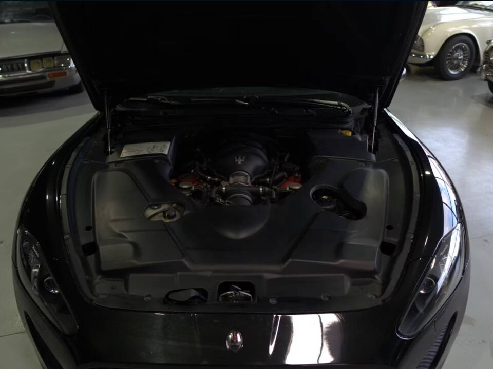 Image 22/34 of Maserati GranTurismo Sport (2014)