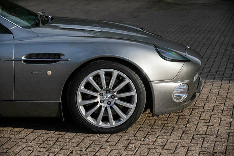 Image 12/39 of Aston Martin V12 Vanquish (2003)