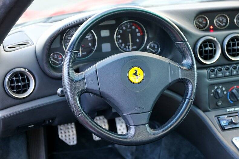 Image 6/49 of Ferrari 550 Maranello (1998)
