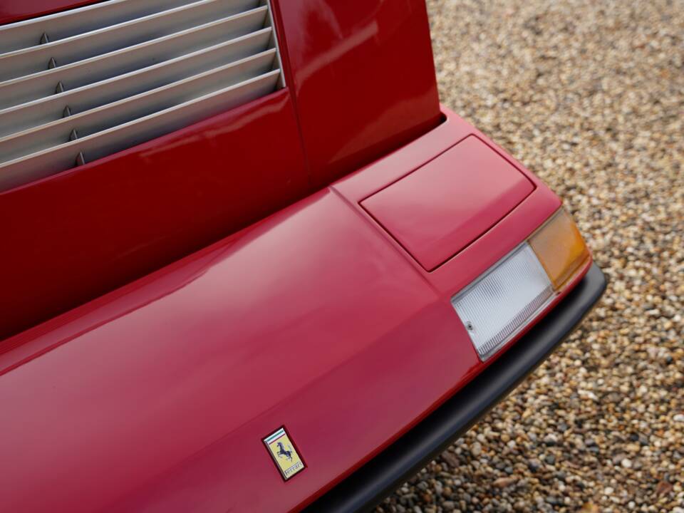 Image 26/50 de Ferrari 365 GT4 2+2 (1974)