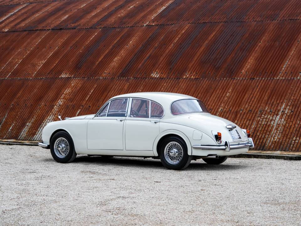 Bild 2/51 von Jaguar 240 (1968)