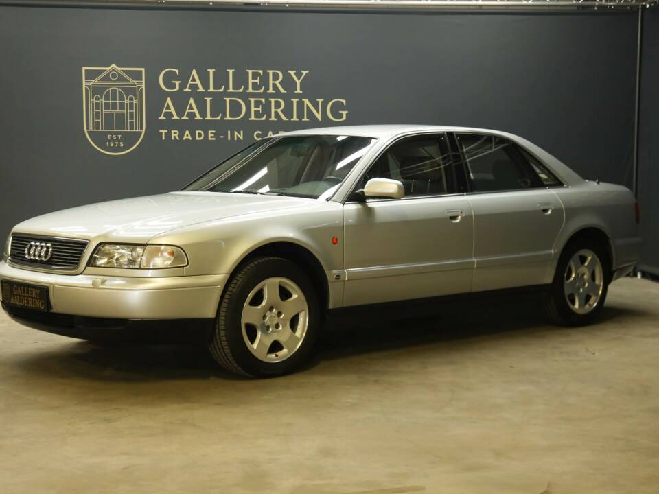 Immagine 7/50 di Audi A8 4.2 quattro (1995)