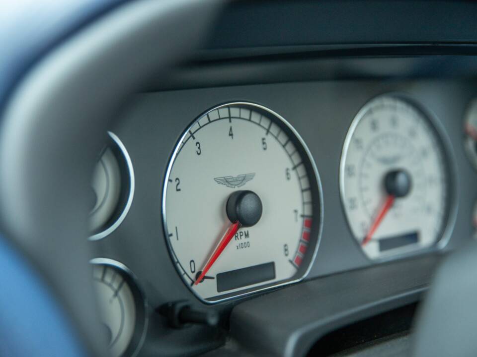 Image 70/74 of Aston Martin DB 7 GT (2004)