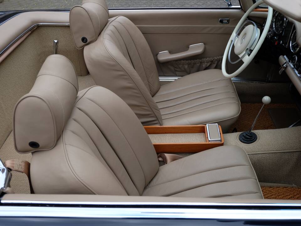Immagine 18/66 di Mercedes-Benz 280 SL (1969)