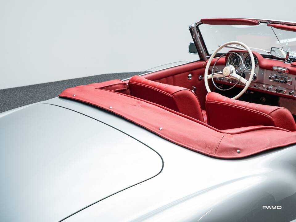 Image 34/44 of Mercedes-Benz 190 SL (1957)