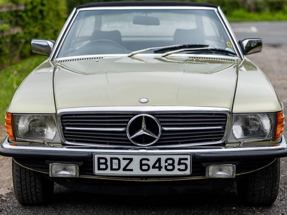 Afbeelding 6/45 van Mercedes-Benz 450 SL (1980)