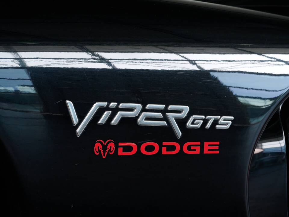 Image 9/50 of Dodge Viper GTS (2005)