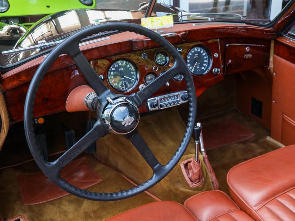 Bild 26/50 von Jaguar XK 120 DHC (1953)