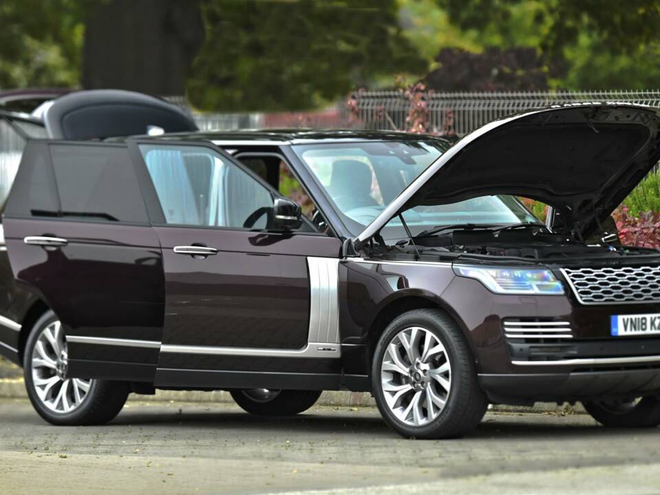 Image 22/50 of Land Rover Range Rover V8 SV Autobiography (2018)
